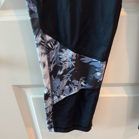 ALALA Palm Shadow Print Blocked Crop Active Workout Leggings - Picture 4 of 16